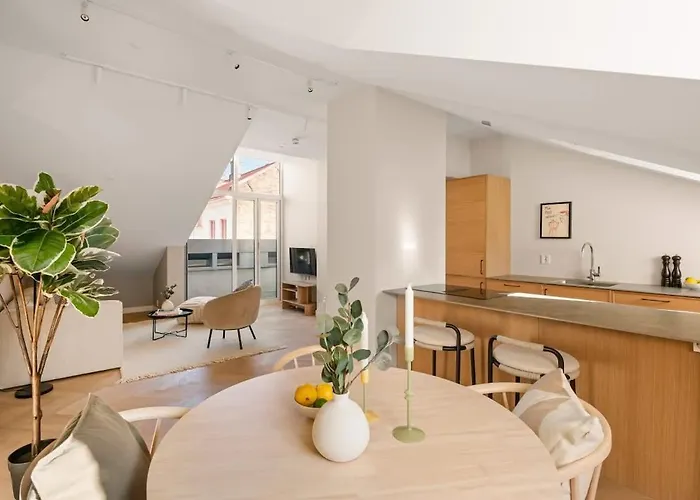 Lokka I Penthouse With Private Rooftop I 2 Bedrooms & 2 Bathrooms